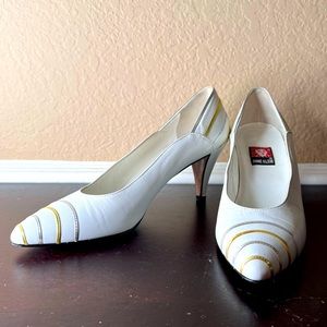 Vintage 1980’s Anne Klein US 7.5 White Leather High Heel Pumps, Gold Silver stri